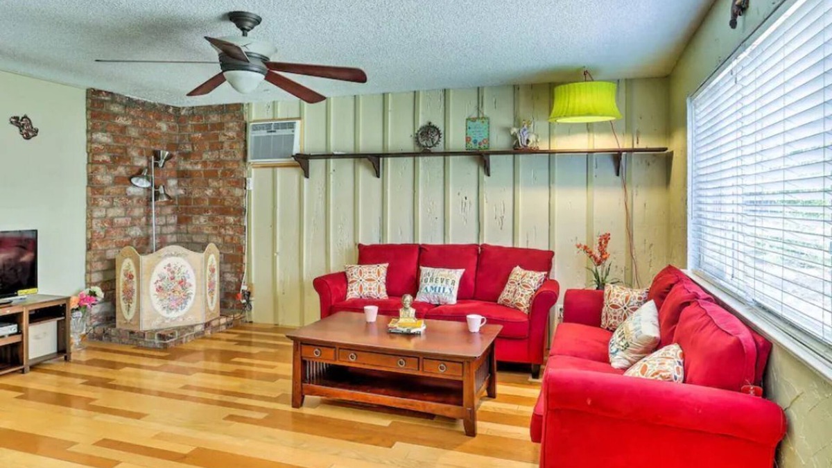 Girvan House | Hidden Charm- 3 bed-2 Bath, Pool & Game room