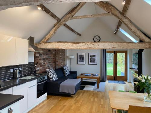 Henley-in-Arden Apartment | Hidden cottages Two lovely 1 bed cottages in peaceful surroundings, 1 with log burner