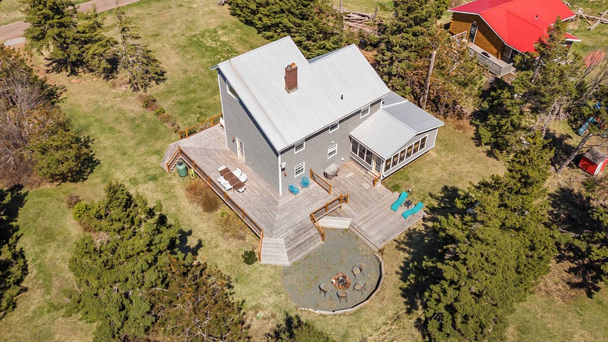 Morell House | Hidden Dunes Coastal Cottage with Beach Access