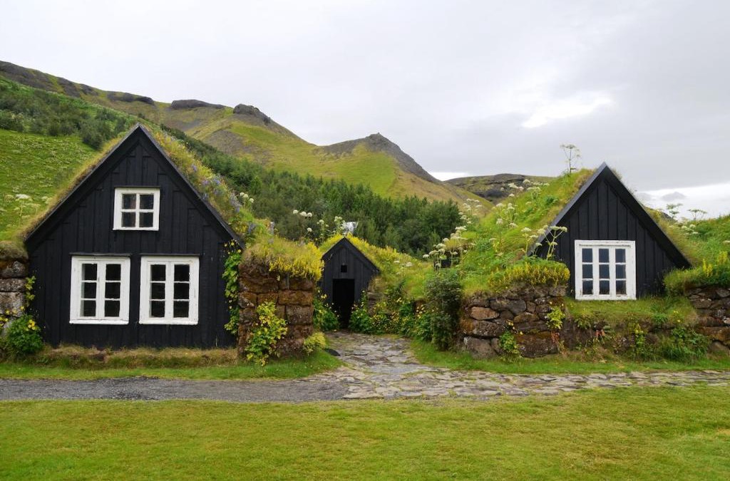 Yomra House | Hidden Garden Bungalow
