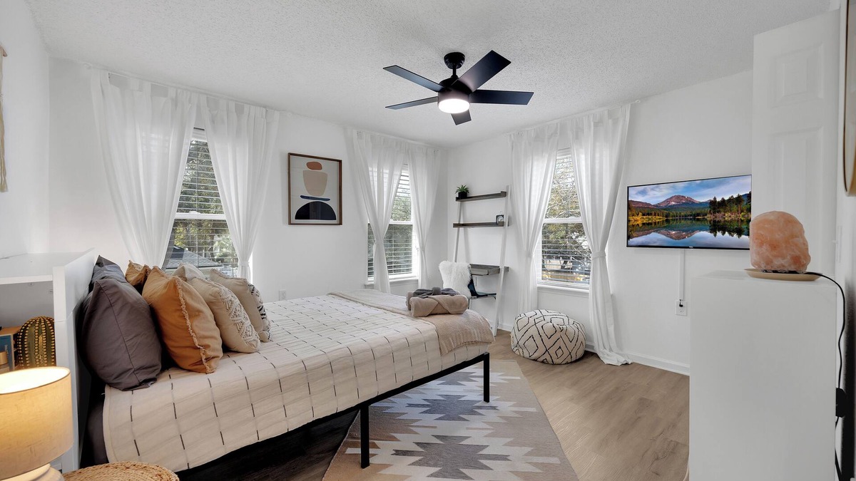 Jacksonville Beach House | {Hidden Gem} Beach Home, Steps to Ocean, 6 Bikes. Complete Kit for the beach