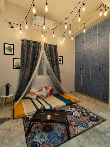 Banjara Hills Apartment | Hidden Gem - Fully Furnished 1BHK with Café Lights & Canopy, AC & Fast Wifi