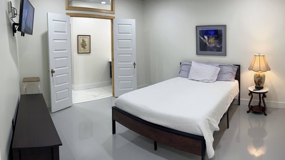Moultrie Apartment | Hidden Gem in Historic Downtown Moultrie!