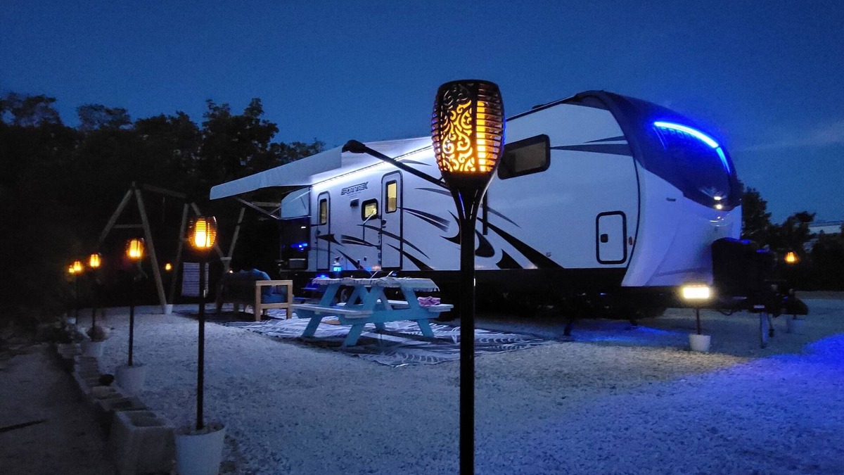 Key Largo RV Rental | Hidden gem in Key Largo, bunk room, outdoor kitchen, 2 pools, laundry, 2 beaches