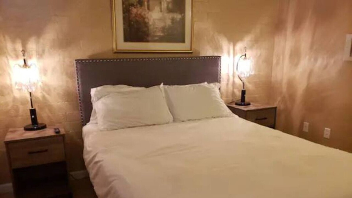 Peter Howell Apartment | Hidden Gem in Midtown