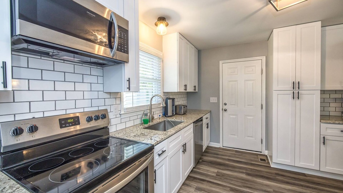 Kirkland House | Hidden Gem in Porters Neck with Hot Tub+Fire Pit