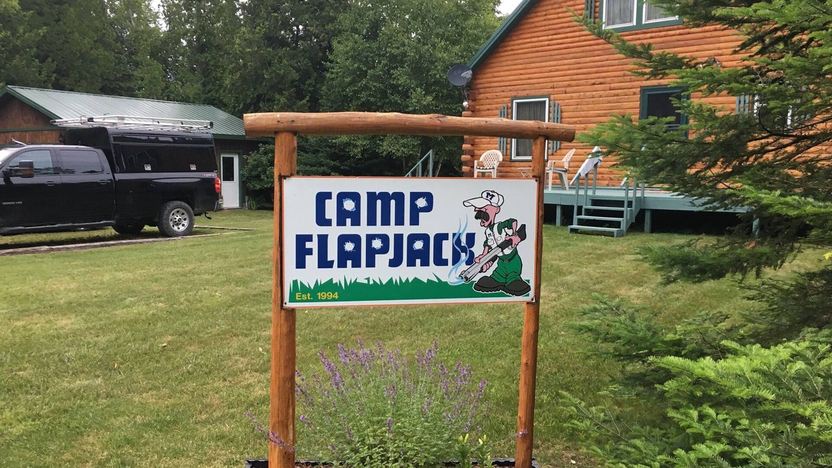 Gulliver Cabin | Hidden Gem in Wilderness of The Upper Peninsula of Michigan (Camp Flapjack)