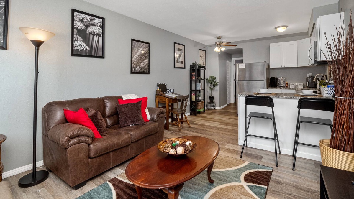 The Gate Apartment | Hidden Gem near Soulard / Downtown+ Free parking