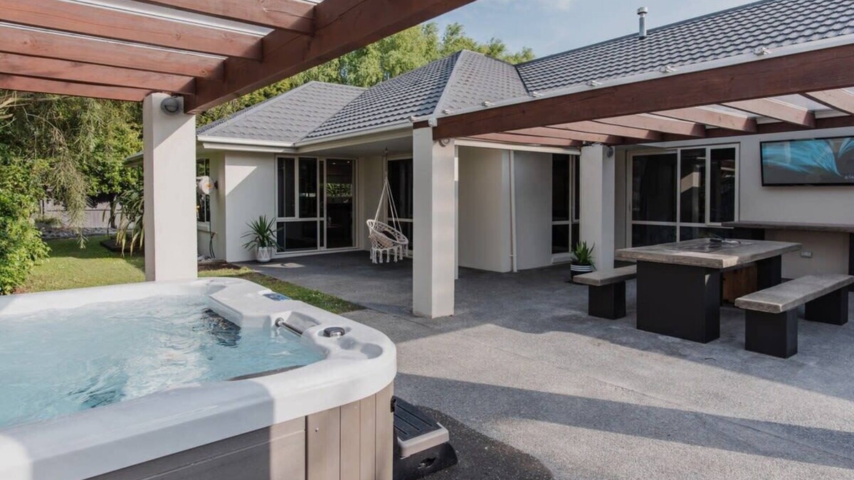 Halswell House | Hidden Gem of Christchurch - Sleeps 13