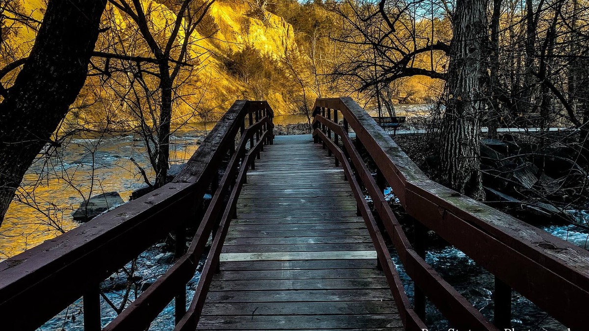 Redwood Falls House | Hidden Gem of Redwood Falls - The Vintage Inn