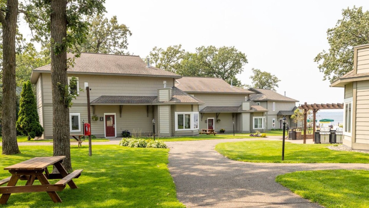 Nisswa Condo | Hidden Gem on Gull Lake w/large playground for families