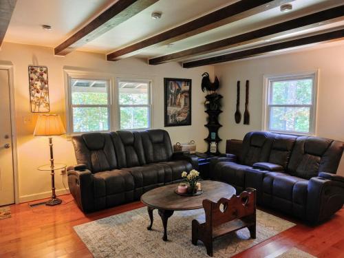 Linden House | Hidden Gem on Hidden Valley Lane