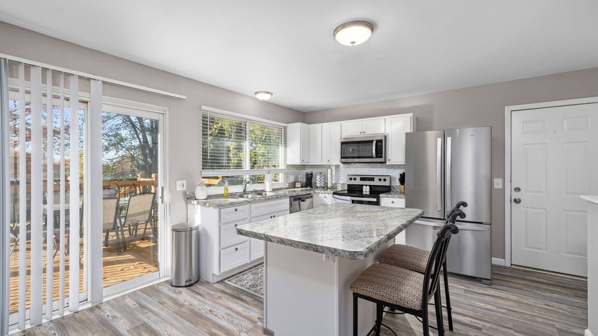 St. Peters House | Hidden Gem on Hillview * 4BD * Games * Good Vibes