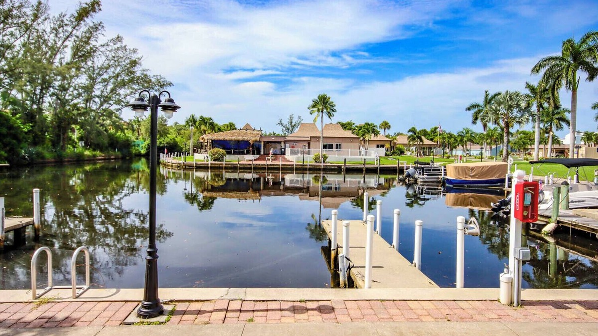 McGregor Condo | Hidden Harbour, NEW PICS, 1 month rental,10% discount for added weeks