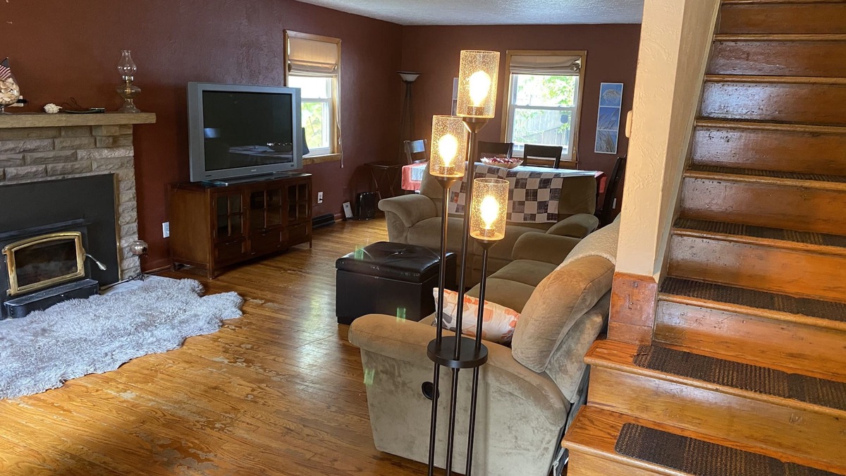 Kettering House | Hidden Heaven 2 has 3 bedrooms, 2 full bathrooms near WSU/UD/WPAFB/MVH/KMC