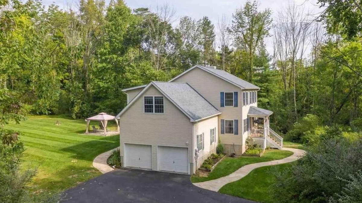 Town of Marbletown House | Hidden High Falls 4BR Oasis on 3 acres by trail!