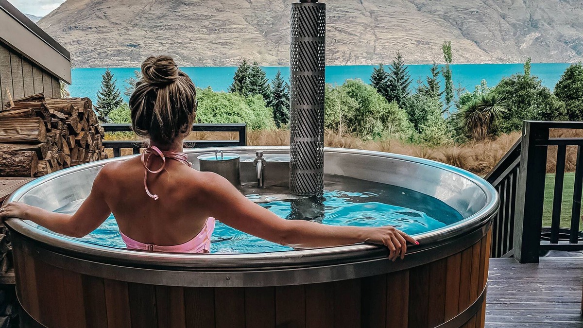 Sunshine Bay Bed & Breakfast | Hidden Lodge Queenstown