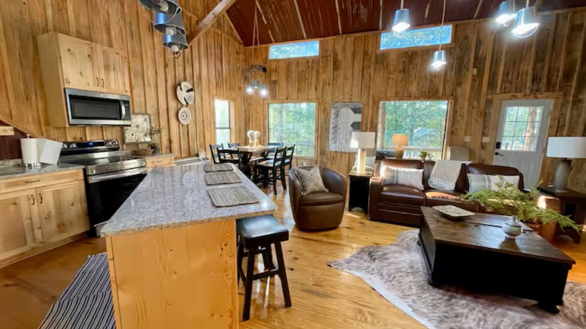 Abbeville Cabin | Hidden Oaks Cozy Cabin #5