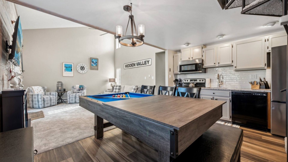 Hidden Valley House | Hidden ONEder - 3BR Ski Resort Townhome - Sleeps 7