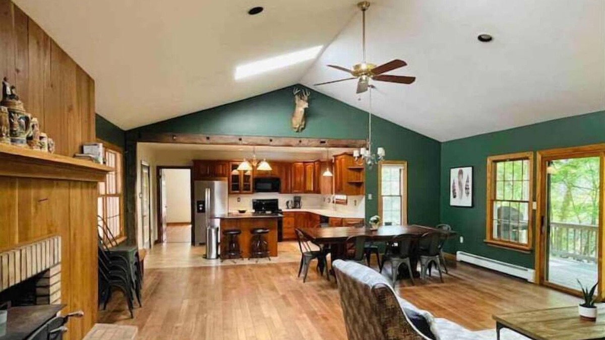 Brockton Cabin | Hidden River Lodge at Hawk Mountain