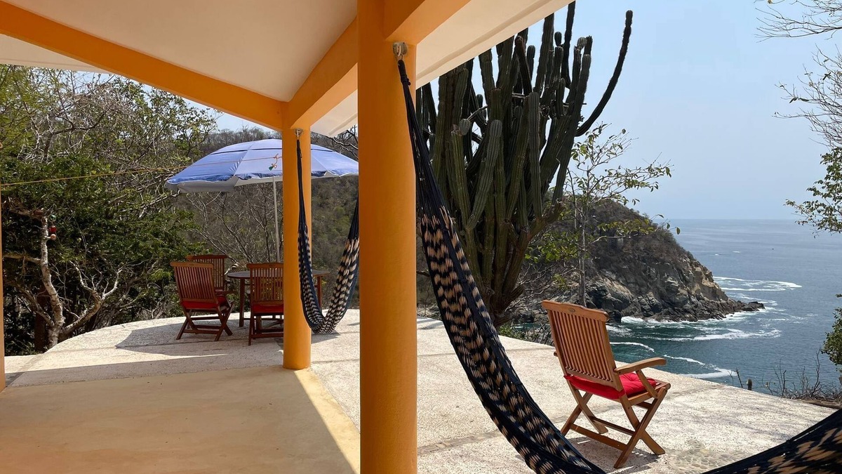 Puerto Angel House | Hidden small house over Playa La Mina and stunning views of the Pacific Ocean