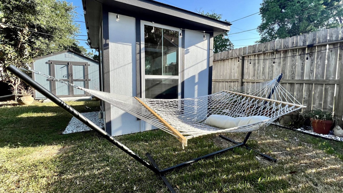 Garden Oaks Apartment | Hidden Studio in the Enchanting oak forest area