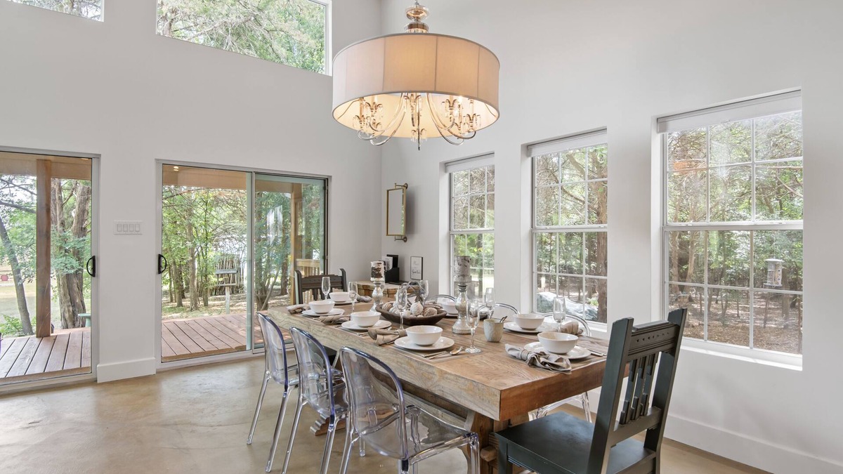 Red Oak House | Hidden Valley Ranch. Relax and enjoy this secluded 27 acre ranch.