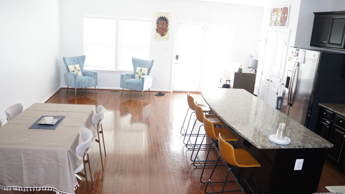 Glen Burnie House | HiddenParadise in Scenic community, mins to attractions & WaterFront. Sleeps 9