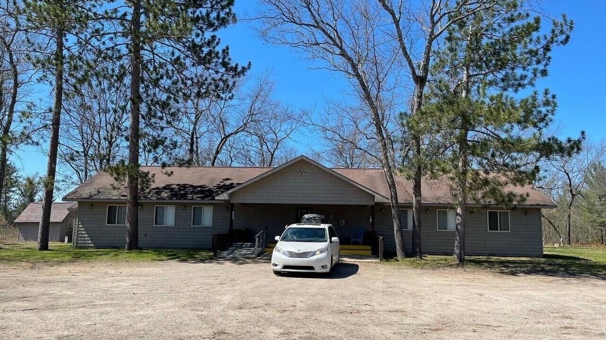 Indian River Cabin | Hide a way in our Lodge that sleeps 36!