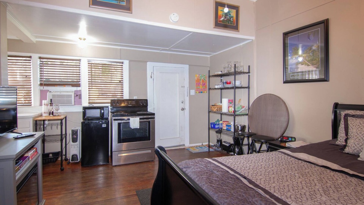 Downtown Apartment | Hide-Away: Downtown Pensacola, North Hill Studio