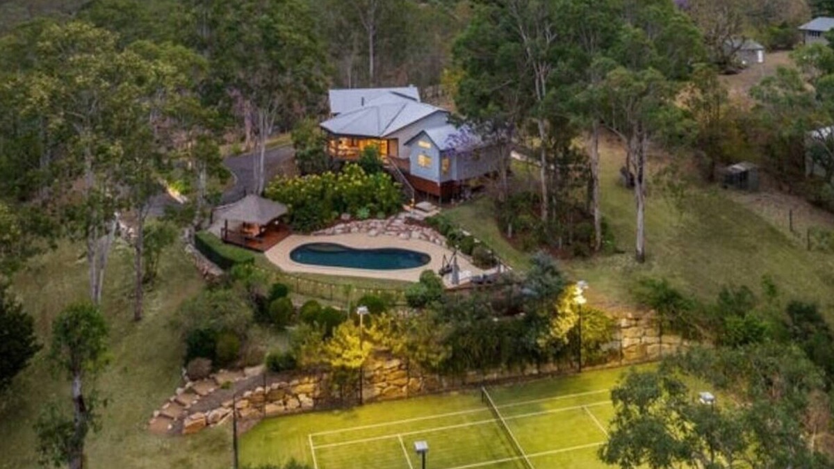 Brookfield House | Hideaway at Brookfield Acreage Tennis Court Pool