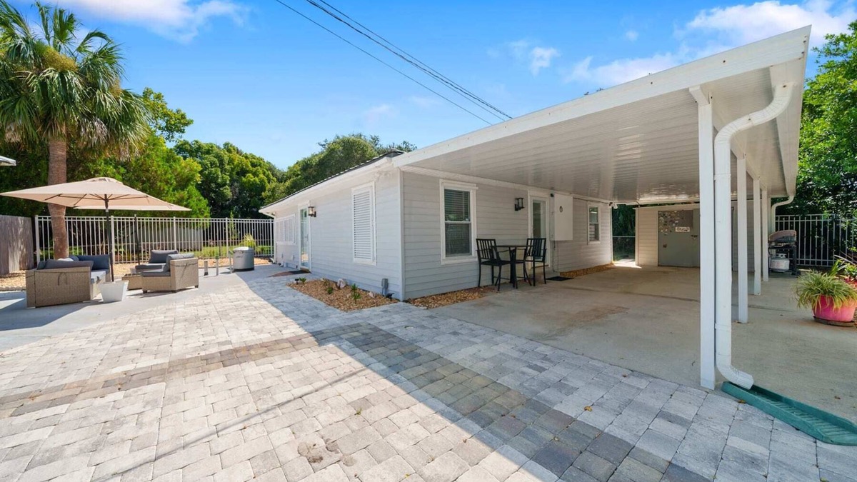 Bid-a-wee Beach House | Hideaway Cottage: Dog Friendly, Block to Private Beach Access & More
