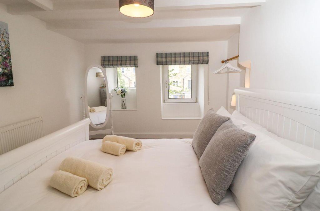 Barnoldswick House | Hideaway Cottage