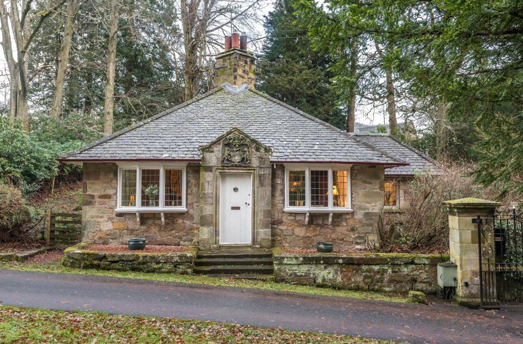 Penicuik House | Hideaway country cottage near Edinburgh