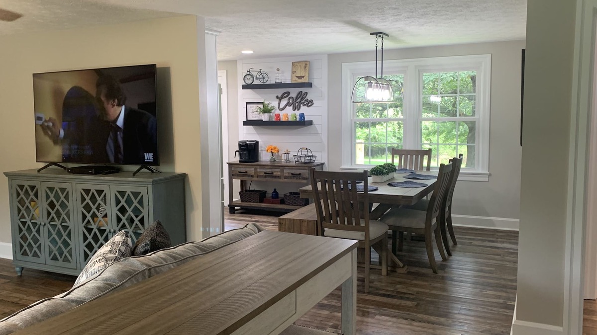 Grand Rivers House | Hideaway Hill - the peacefulness you want within walking distance to downtown.