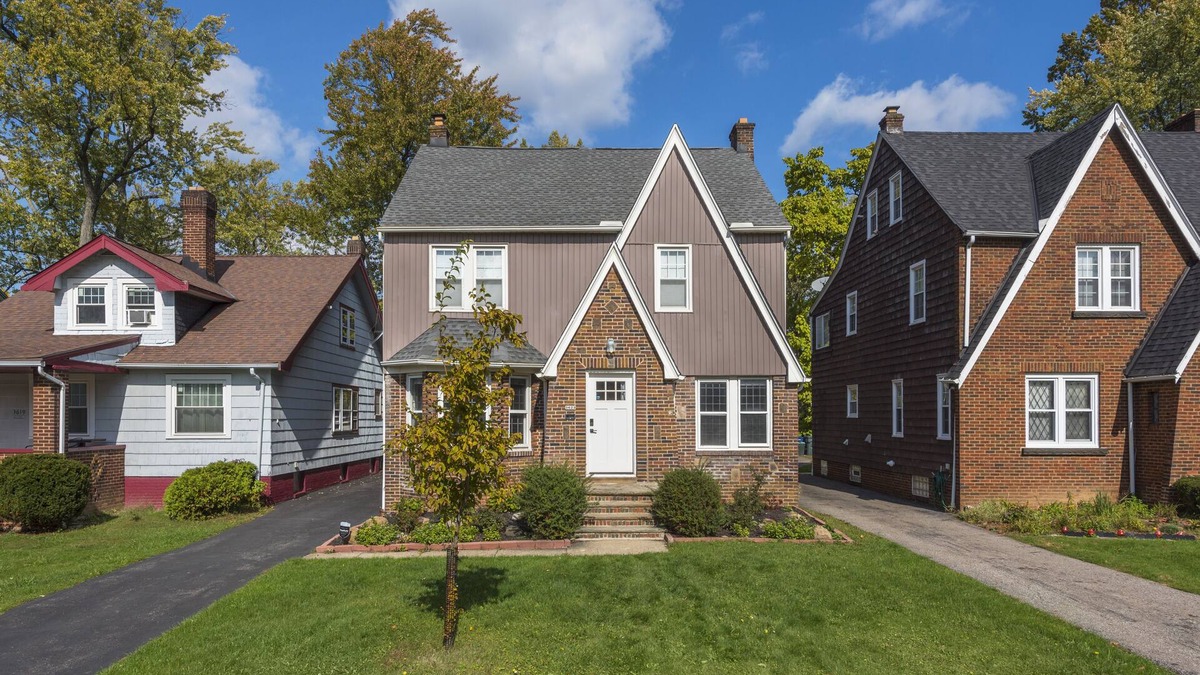 Cleveland House | Hideaway in the Heights!