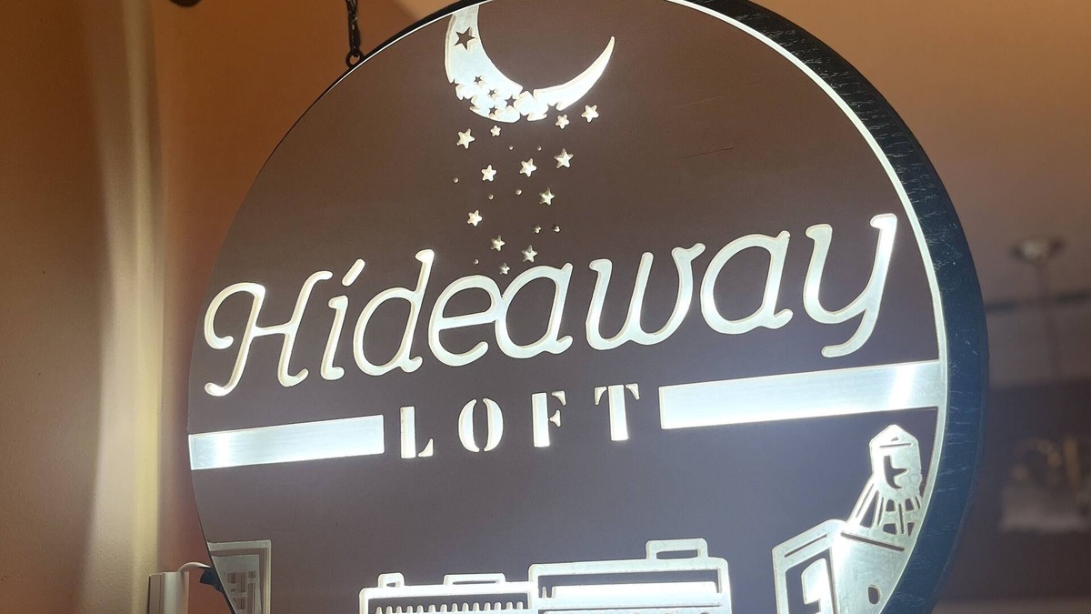 Mammoth Spring Apartment | Hideaway Loft on Historic Main Street in Beautiful Brick Building.