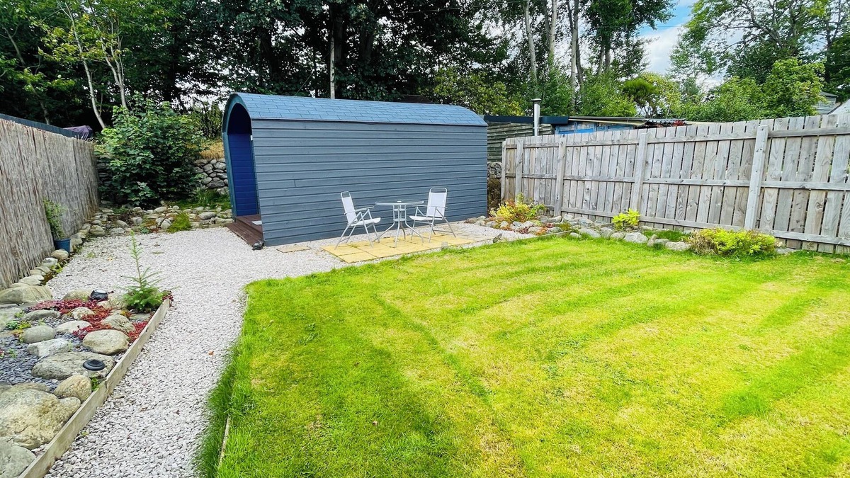 Lewiston Cabin | Hideaway pod near Loch Ness for a tranquil retreat, with private garden