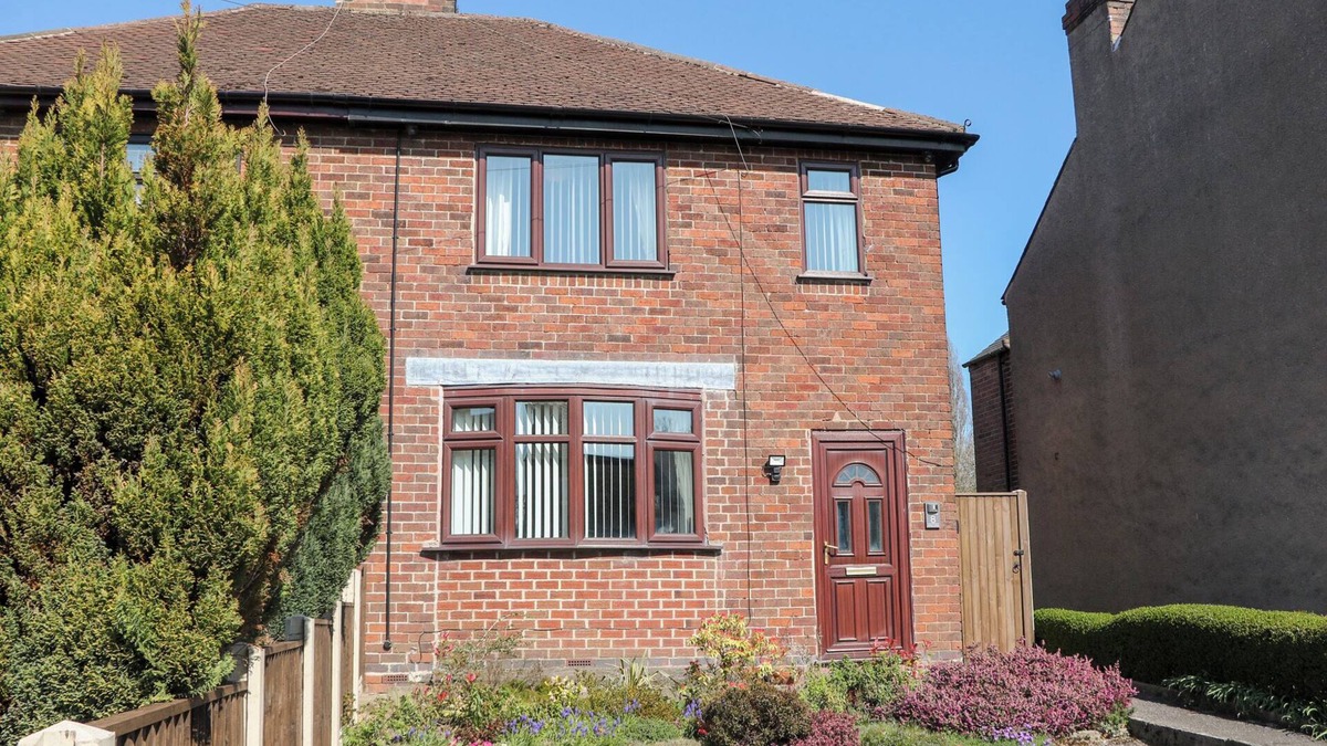 Crich Cottage | HIDEAWAY, with a garden in Crich