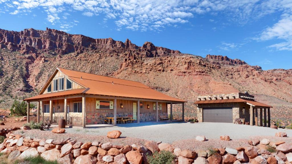 Moab South Valley Bed & Breakfast | Hideout at the Rim