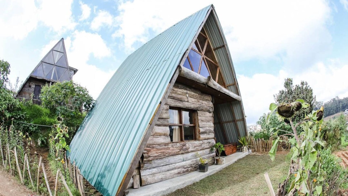 Nuwara Eliya Cabin | Hideout Cabins | Yellow
