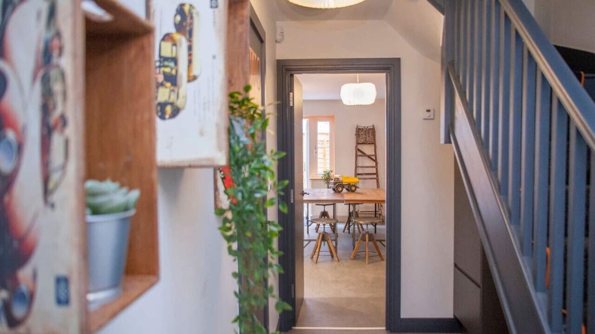 Cotham House | higgihaus 3a 4 Bed Big Groups Hip Location