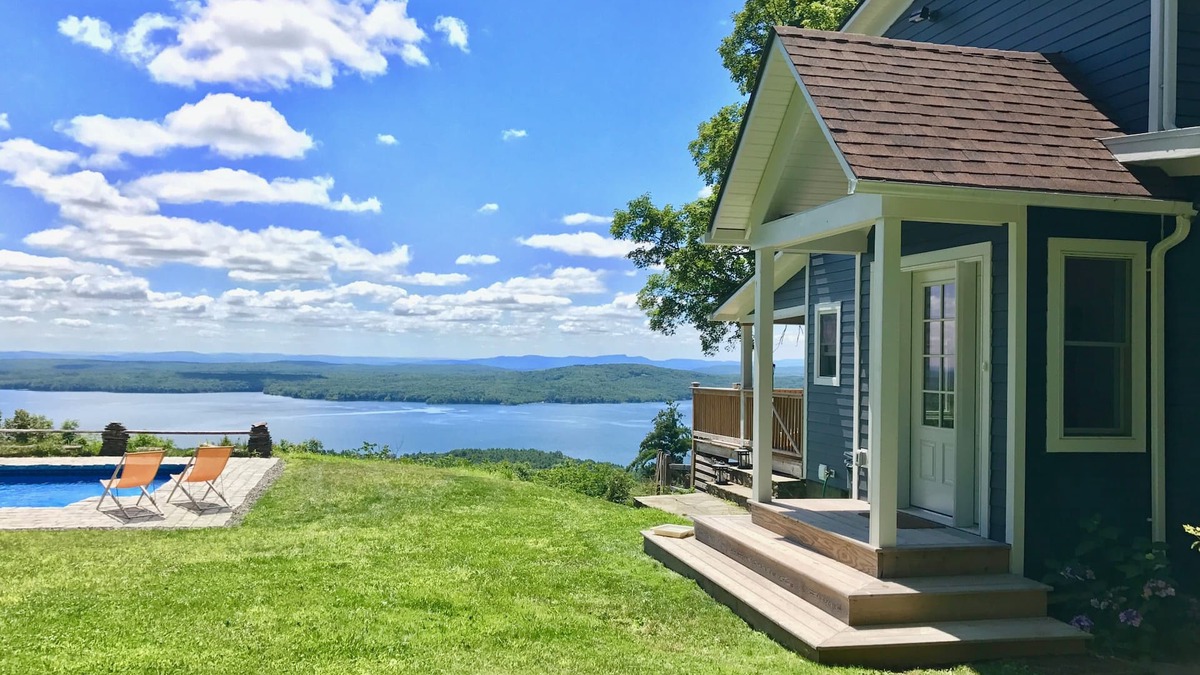Glenford House | High Above It All In Woodstock