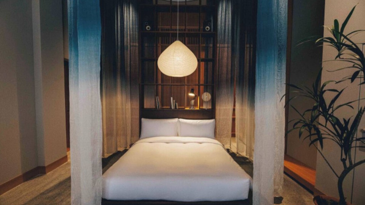 Kyobashi Hotel | High Ceiling Junior Suite 1-bedroom hotel with AC, WiFi in charming Chuo City