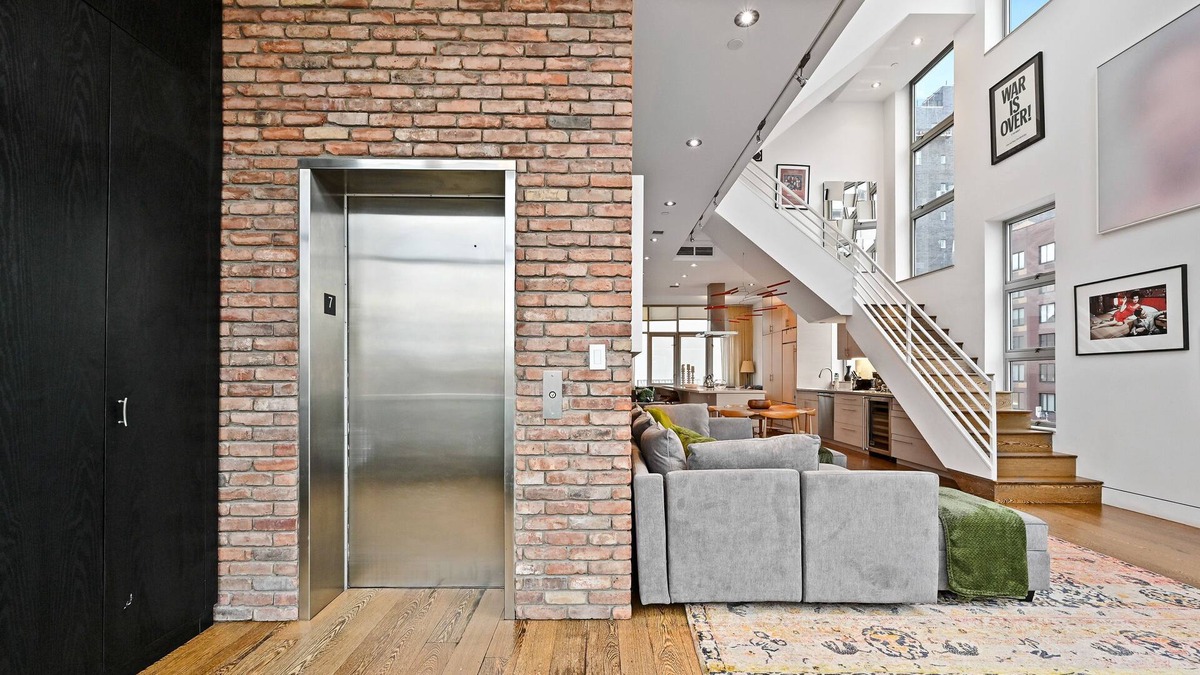 Nolita Apartment | High Ceiling Loft