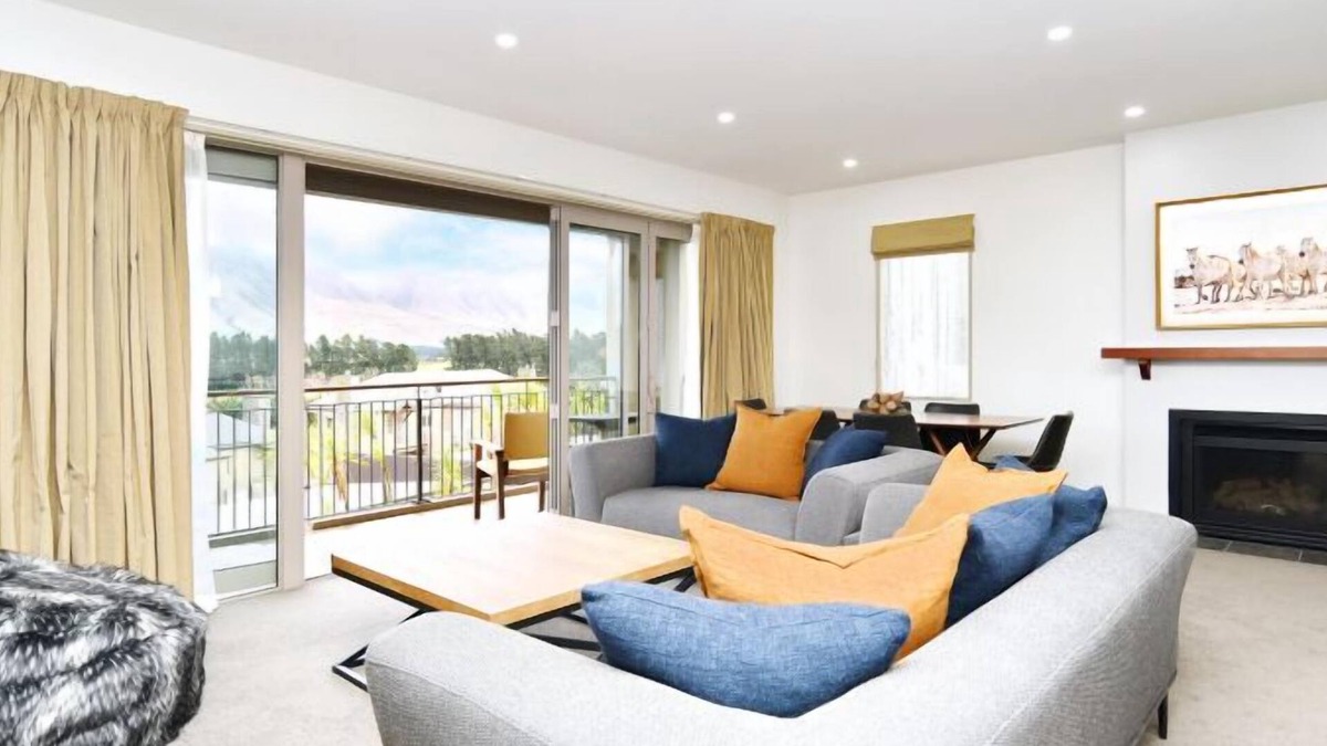 Windwhistle Apartment | High Country Villa 250-Luxury Villa in Terrace Downs