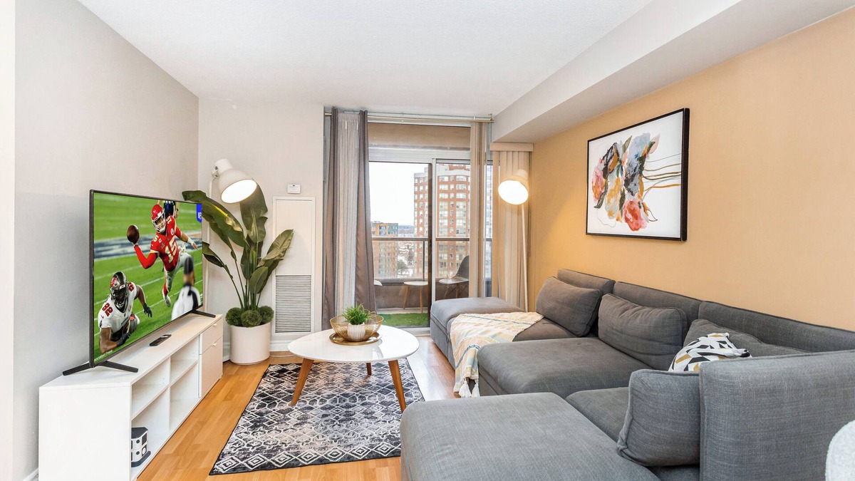 Downtown Mississauga Condo | High-End 2BR/2BA Condo-Steps to Square One Mall