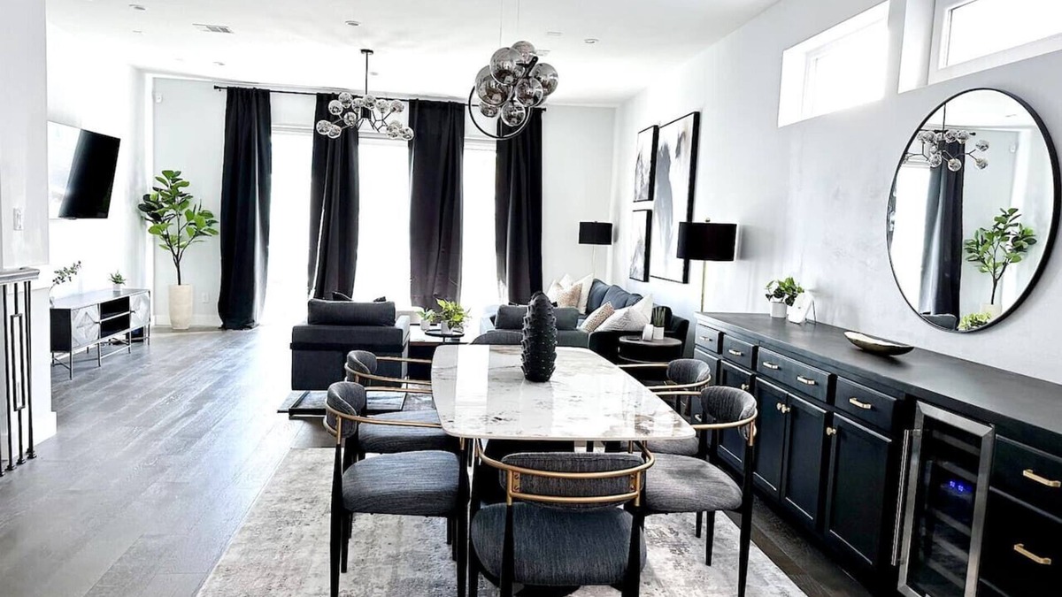Shady Acres House | High-End 3BR/3.5BA Heights Home w Rooftop & WiFi