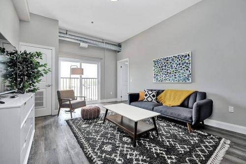 Sunnyside House | High-end condo downtown Kingston near RMC Queens