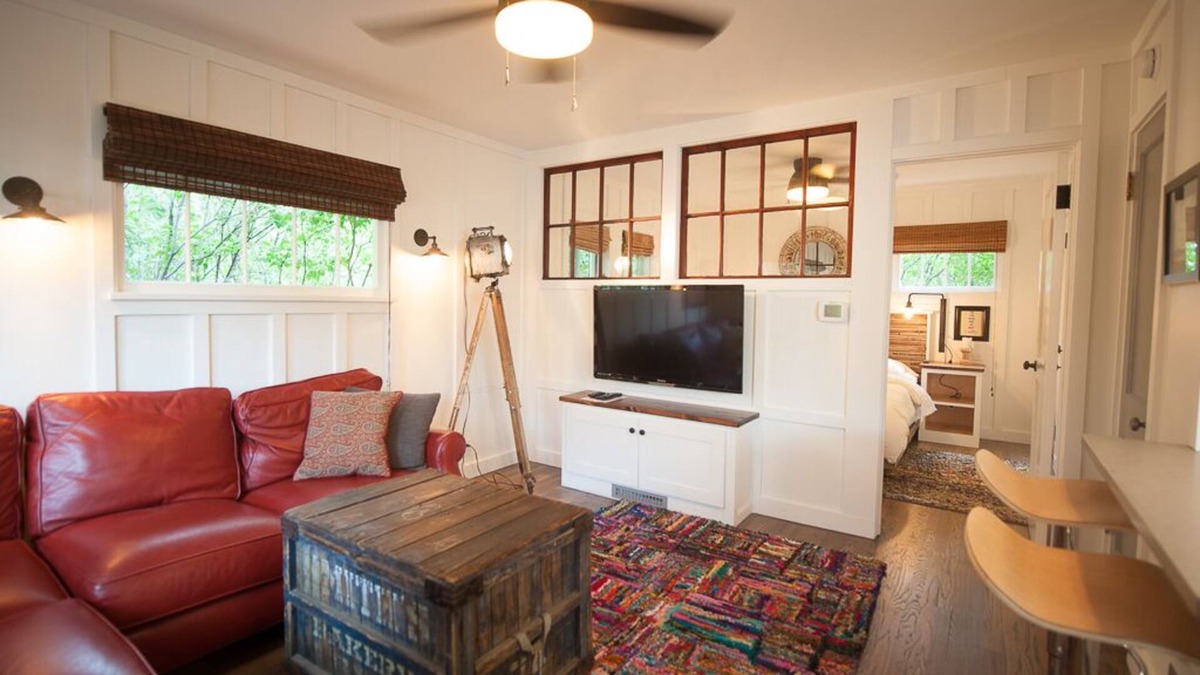 Downtown Bozeman Cottage | High End Cottage in Downtown Bozeman- 30 days +bookings